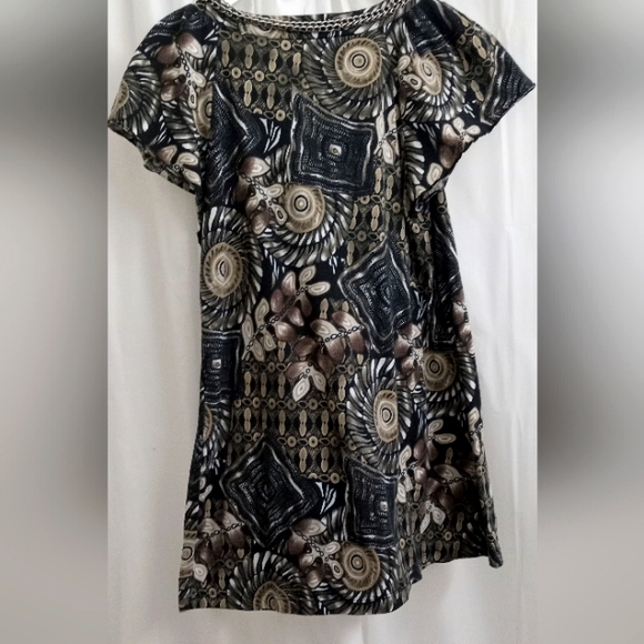 CATO Angel Wing Sleeves Chain Accented Top- Size: Small - Picture 1 of 5